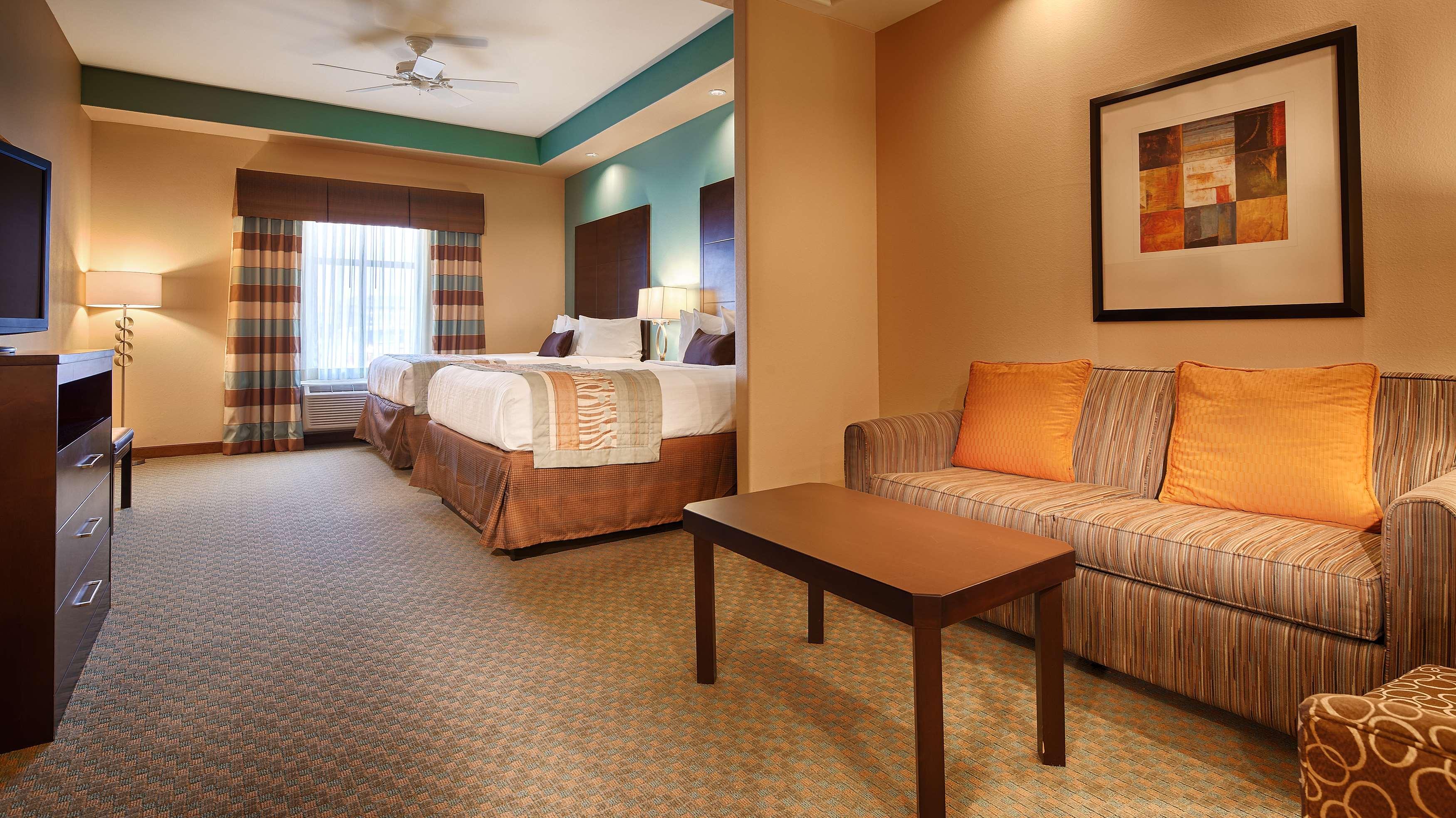 Best Western Plus Midland Suites Exterior photo