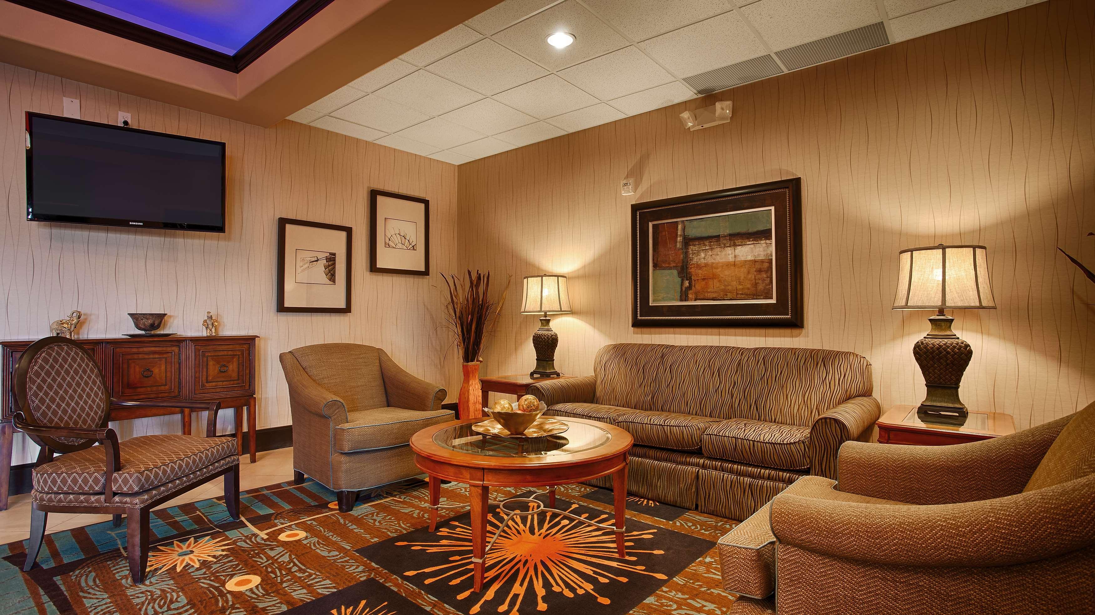 Best Western Plus Midland Suites Exterior photo