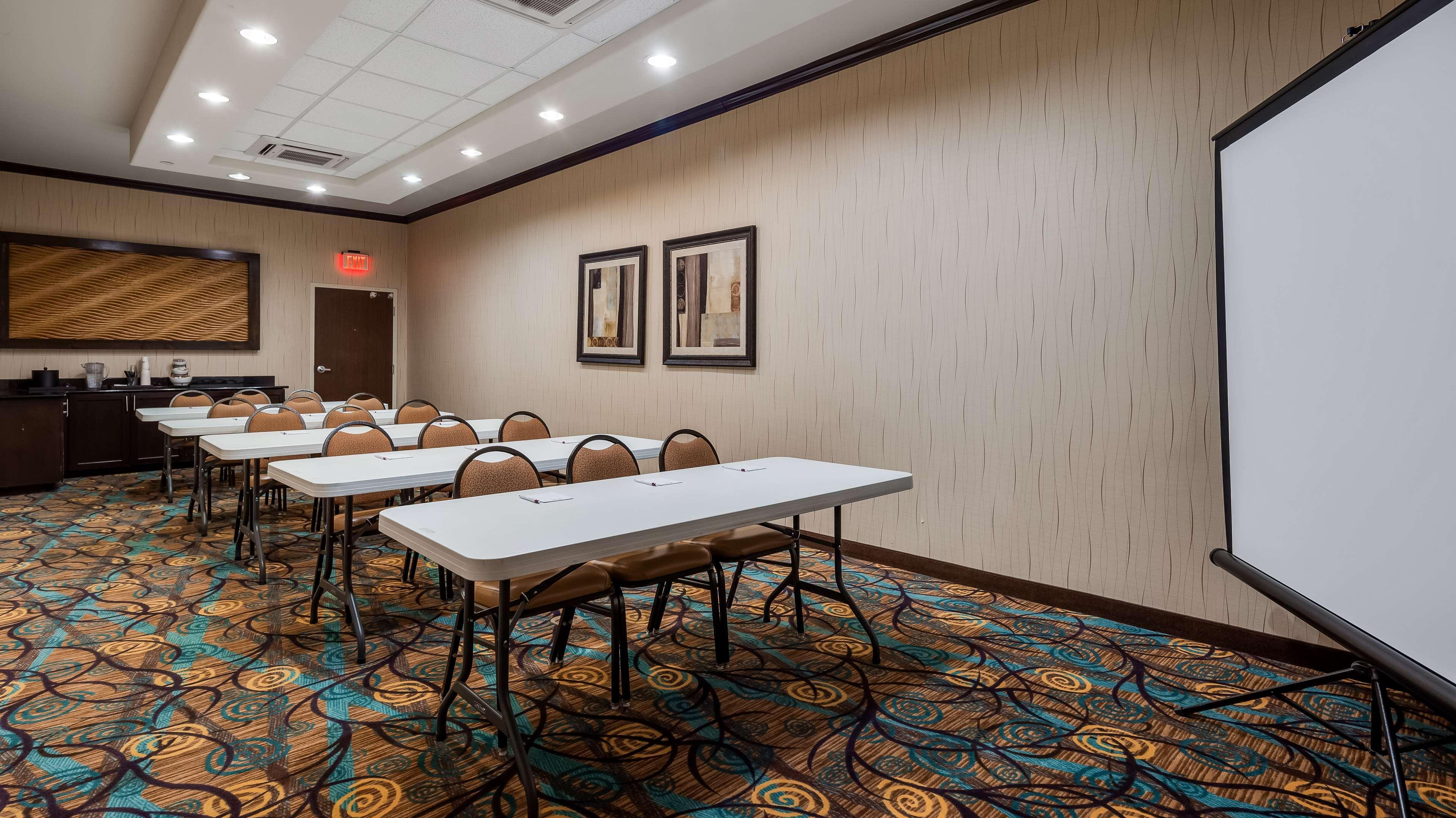 Best Western Plus Midland Suites Exterior photo