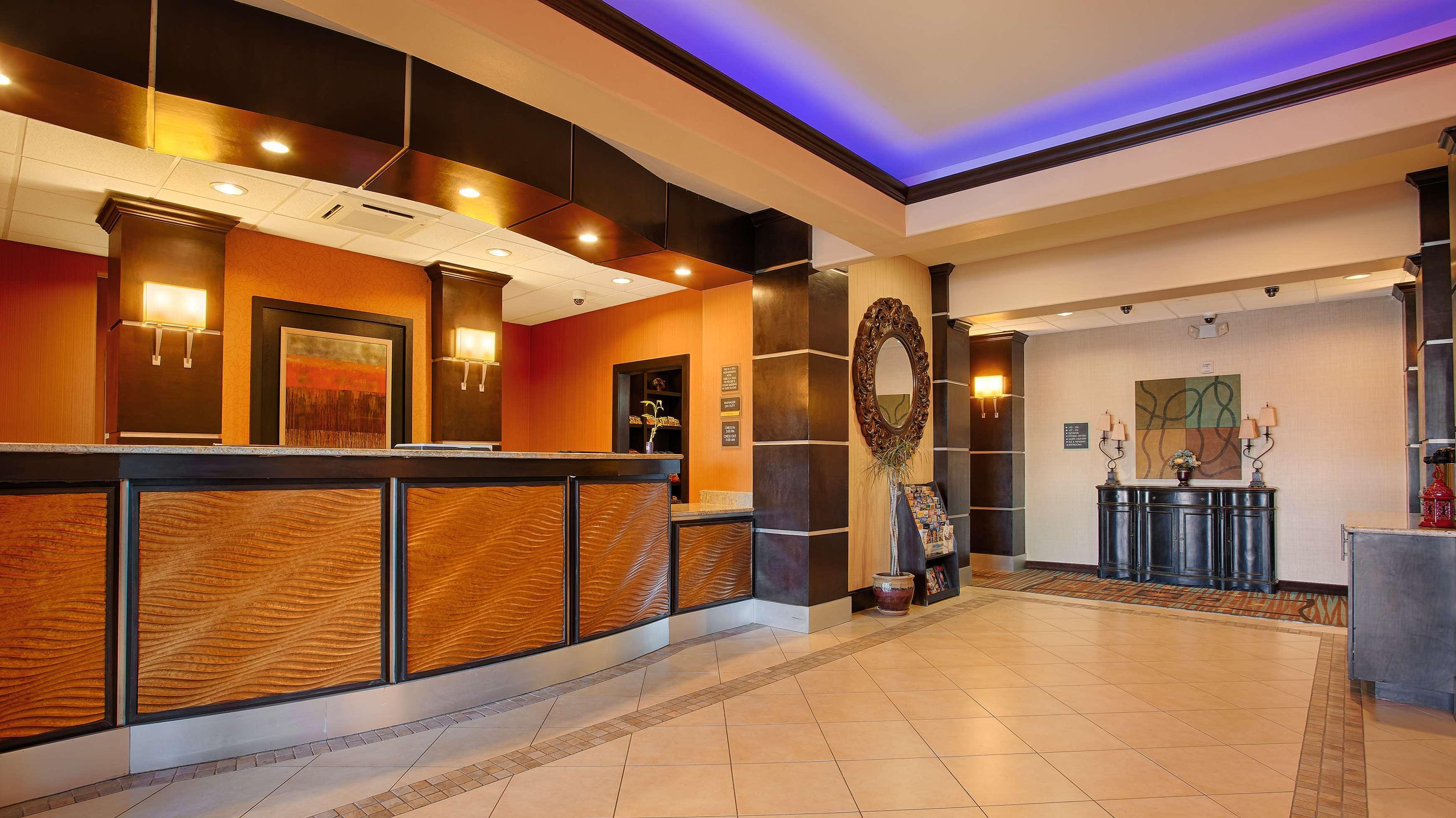 Best Western Plus Midland Suites Exterior photo