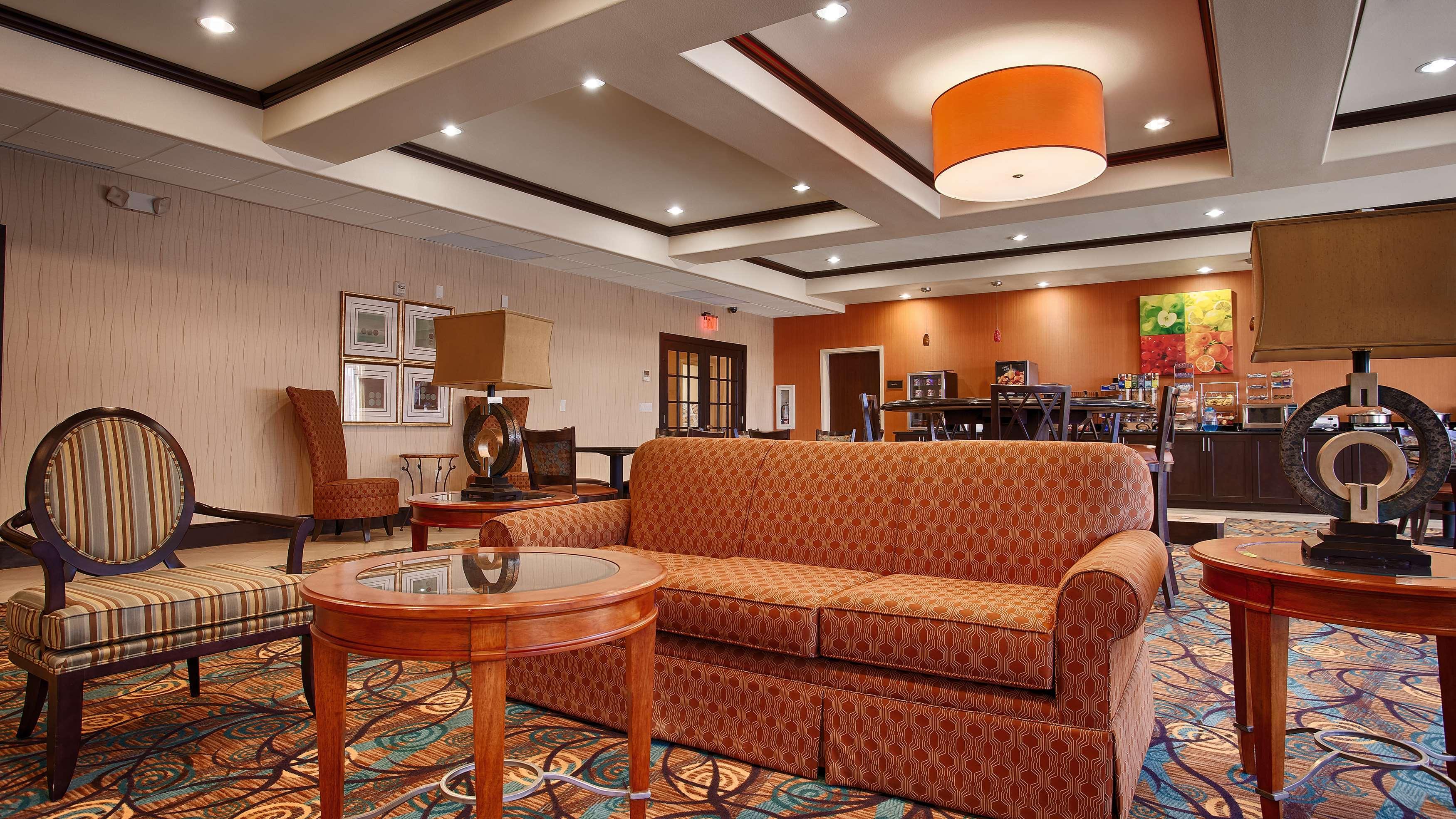 Best Western Plus Midland Suites Exterior photo