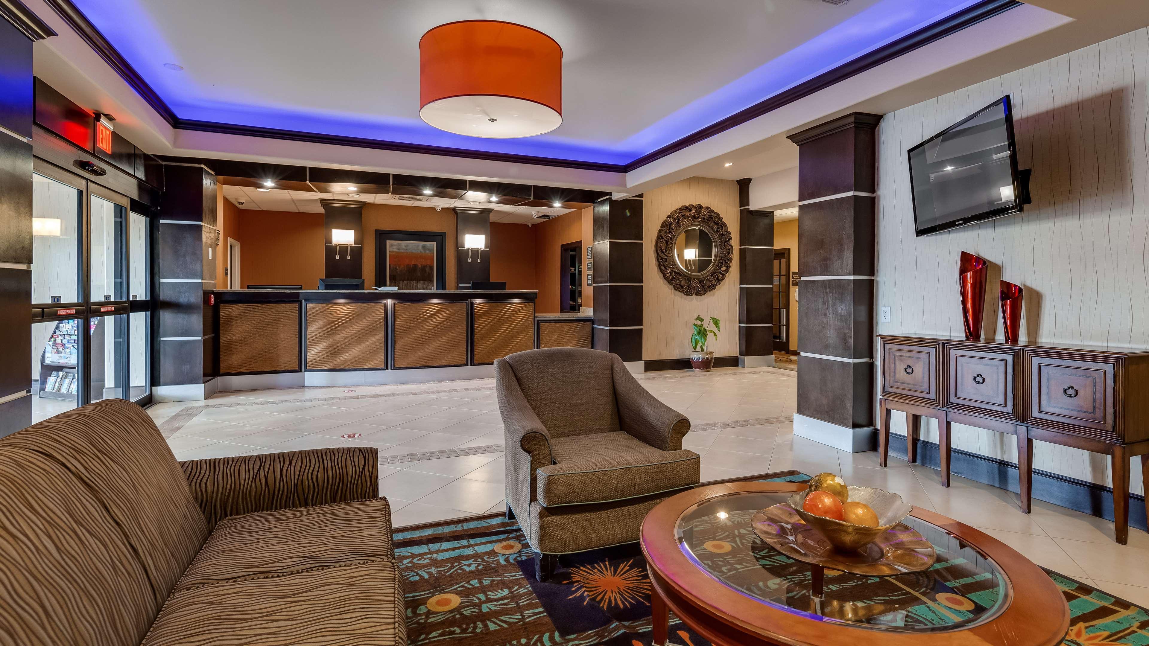 Best Western Plus Midland Suites Exterior photo